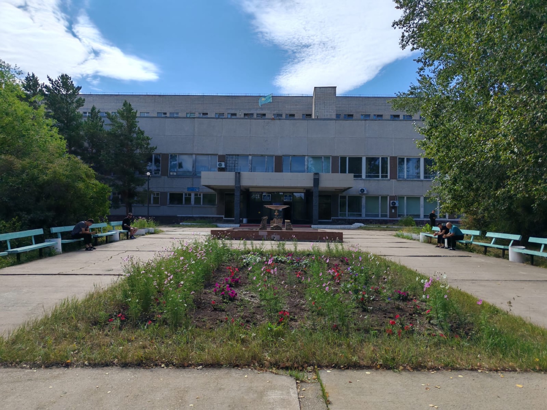 Главный корпус больницы